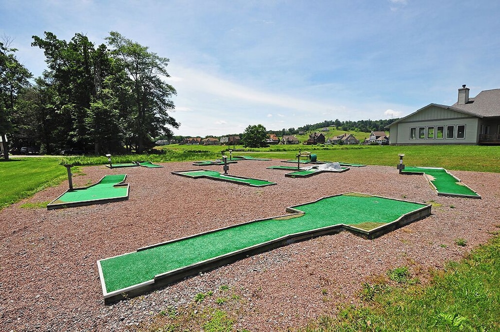 Dacha Verde by Taylor Made Deep Creek