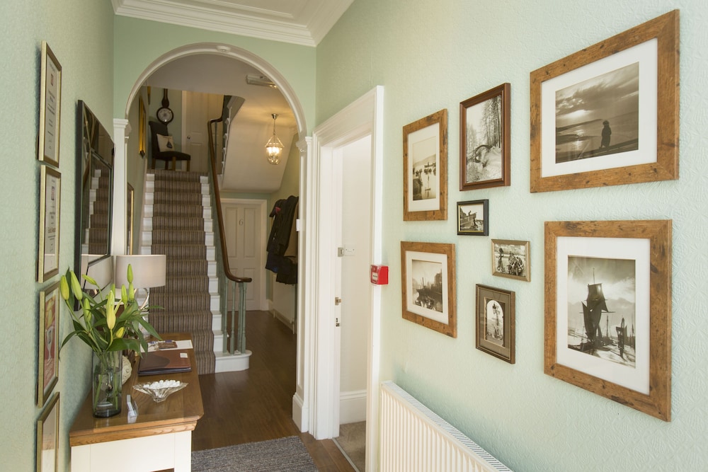 Rosslyn House