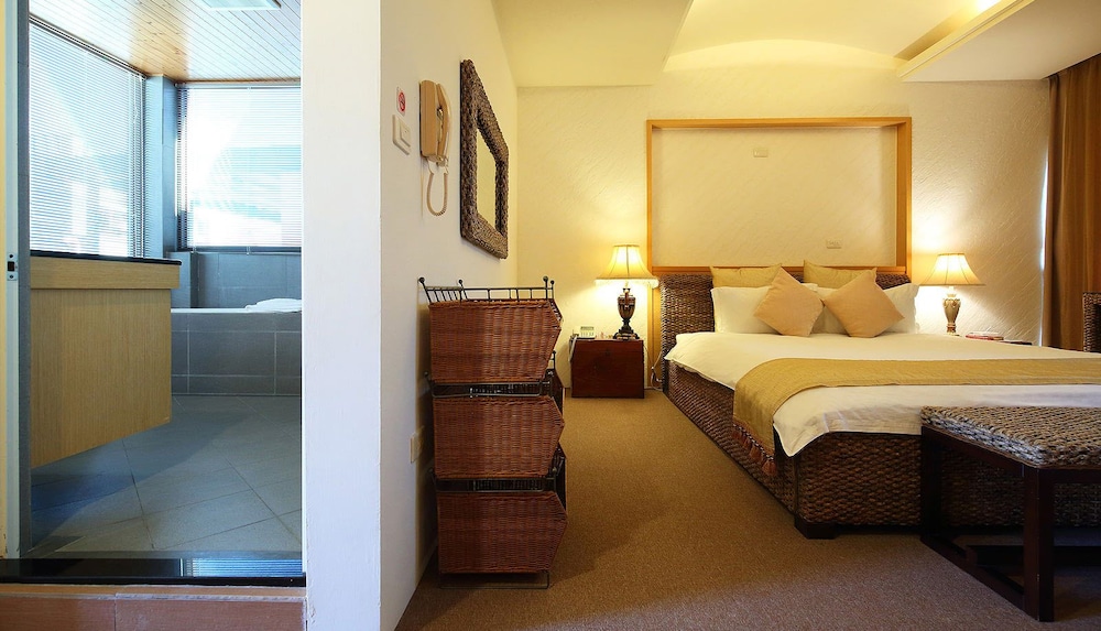 Pine Sea and Flower Hostel