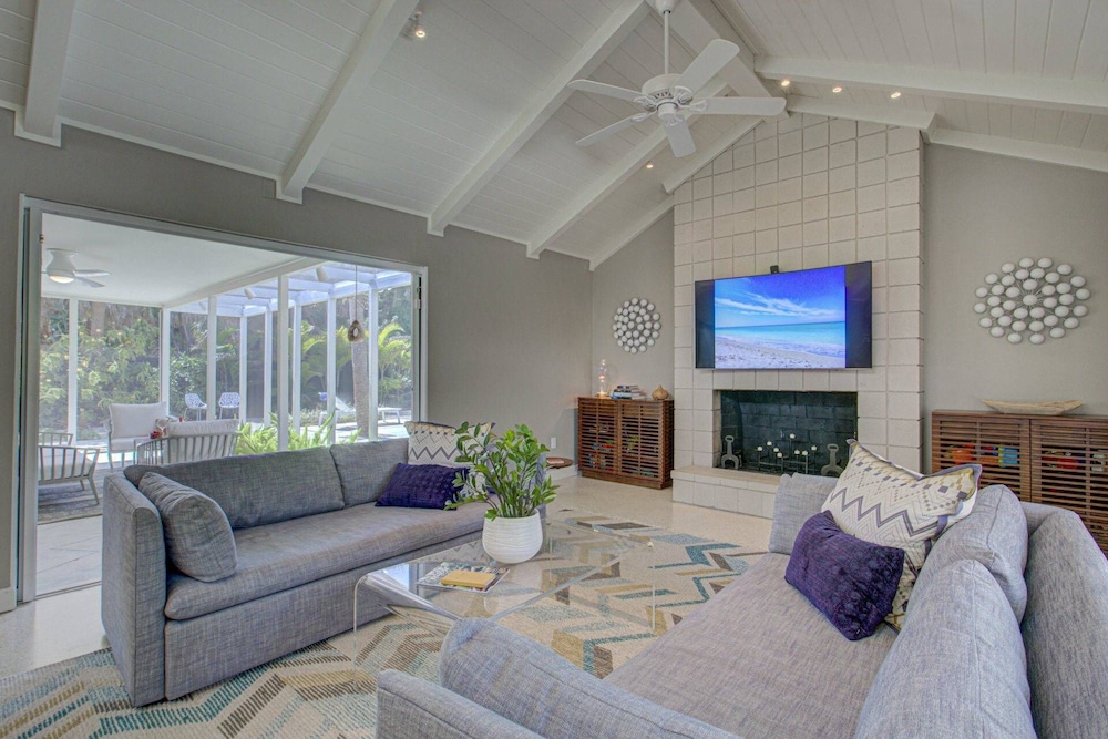 Majestic Coastal Escape view 5