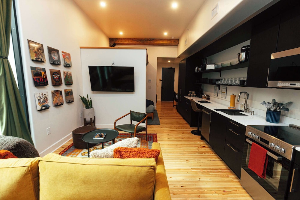Loft 303 - The William - Atrium - Chic - Walkable