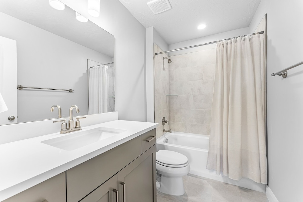 Desert Rose Hideaway 5 Bedroom Home