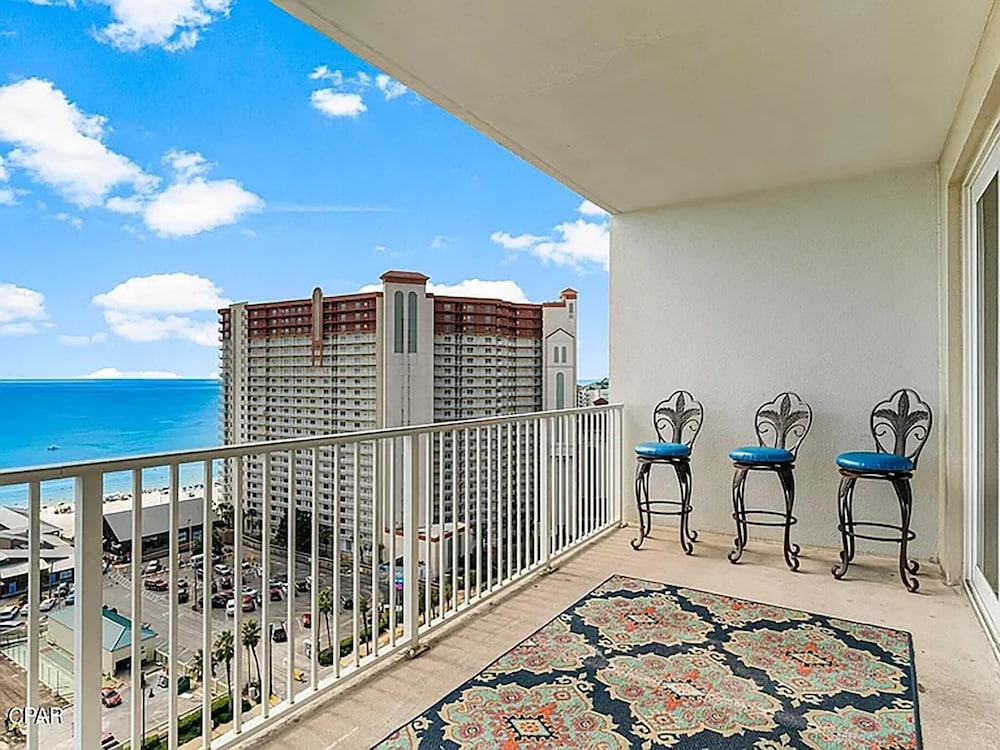 Laketown Wharf 1523