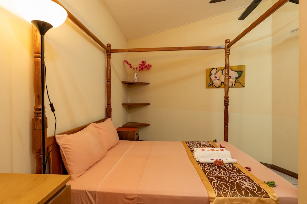 Glacis Heights Villa photo 3