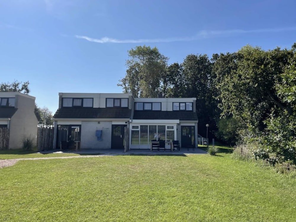 Holiday Home on Texel With Conservatory