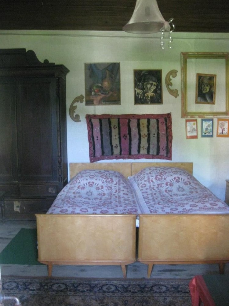Guest House Gallery