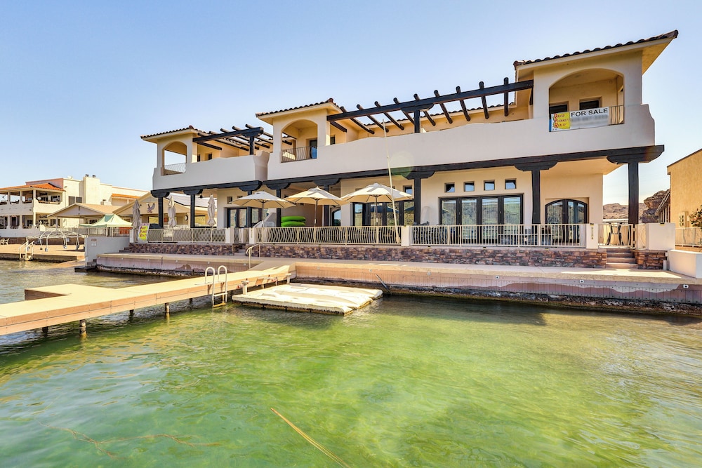Game Room + Dock: Riverfront Escape in Parker!