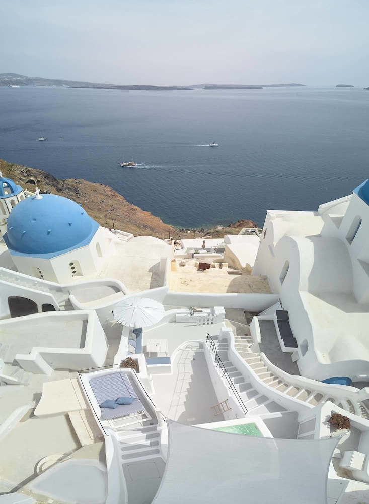 Cave Suite Oia photo 5