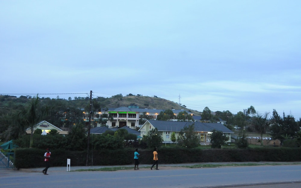 Igongo Country Hotel and  Cultural Centre