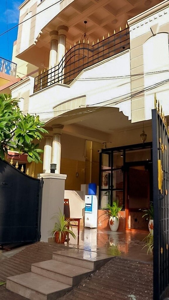 Dwaraka Guest House
