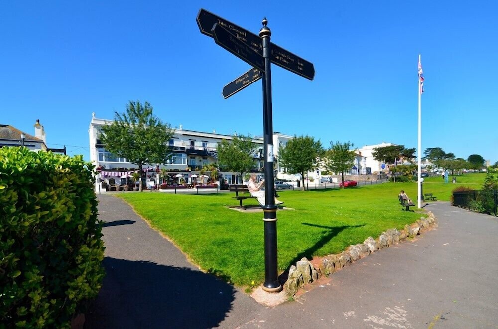 The Buccaneer Inn