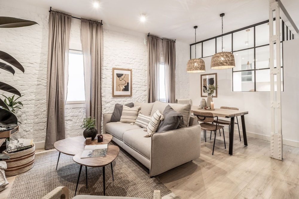Somma - 2 Bedrooms in Almagro