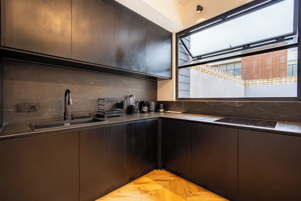Black Villa by Betterplace