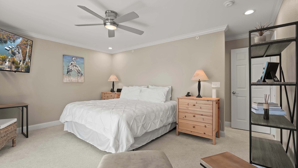 Lakeside Haven - Condo for 8