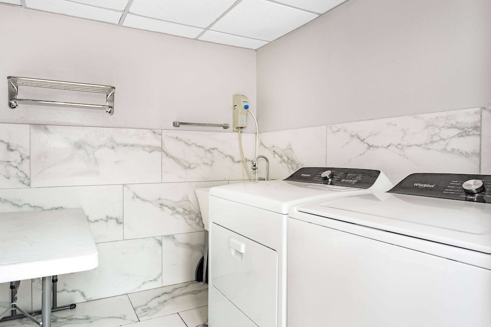 Days Inn by Wyndham N Orlando/Casselberry - Property Image 10