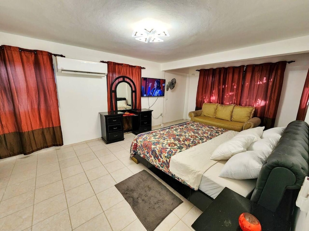 Casa de 3 Abitaciones Santo Domingo Oeste view 4