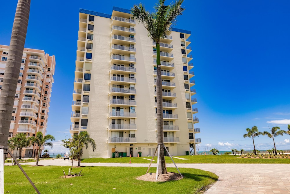 Estero Beach & Tennis 804-c