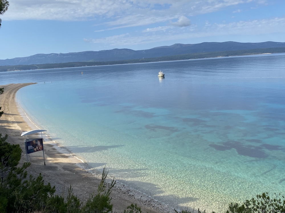 Villa Mediterra Garden & Pool view 3
