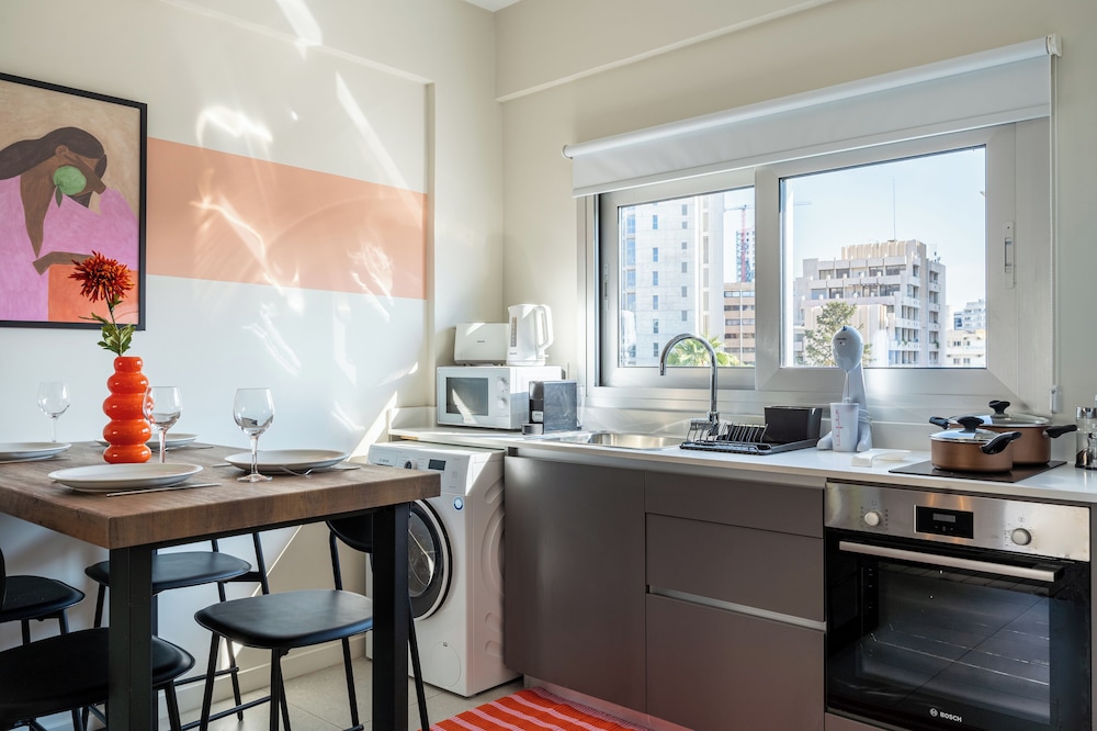 Local Host Living - Signature Apartments in Nicosia
