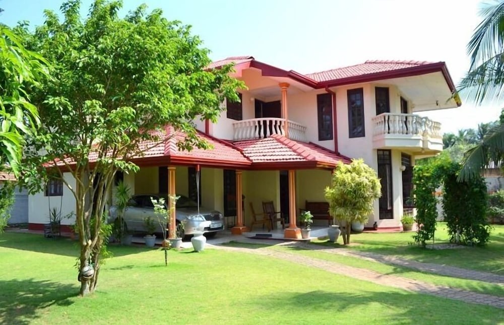 Sugandi Inn