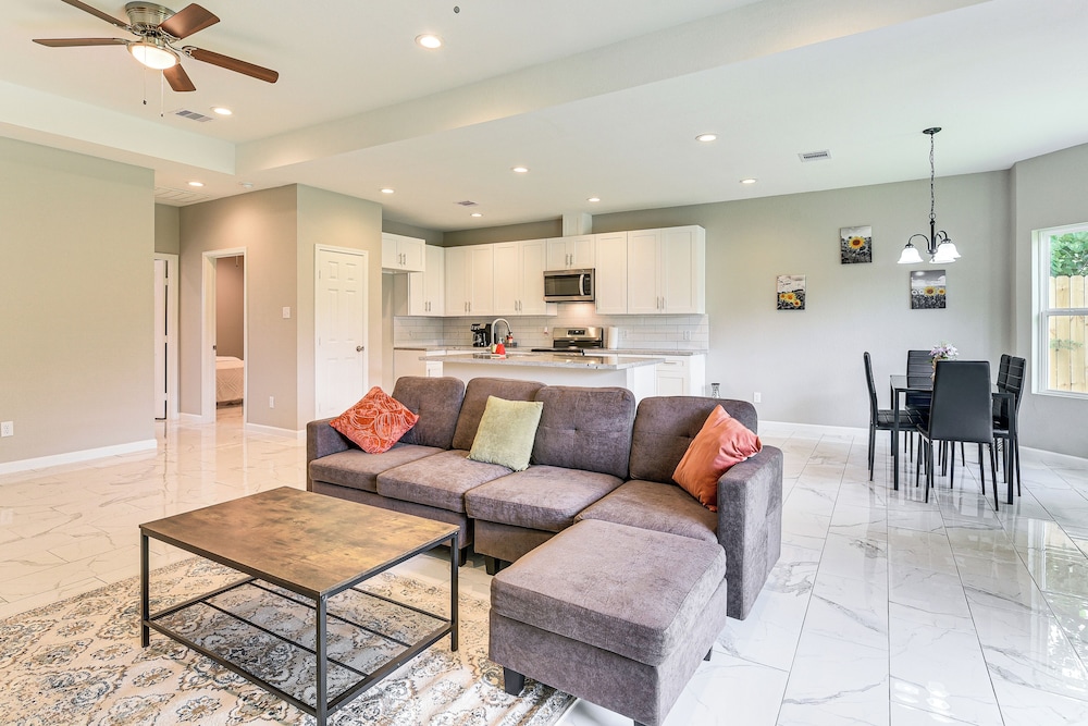 11 Mi to Dtwn Houston: Family Home w/ Yard