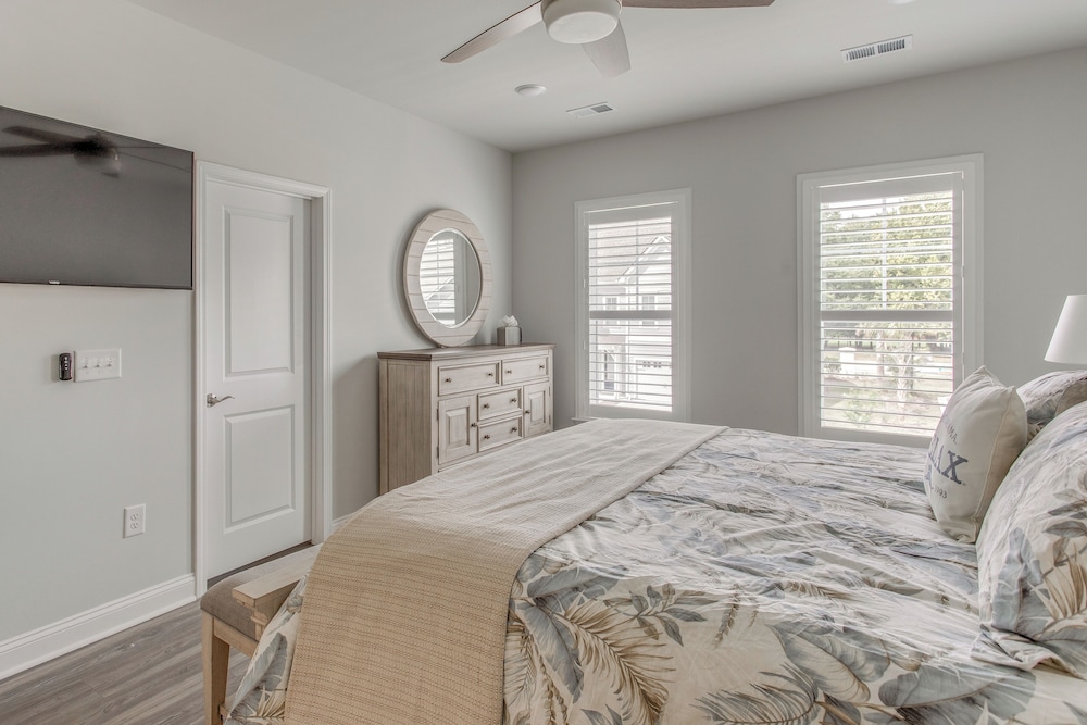 Barefoot Resort Golf Getaway: Pool + Beach Shuttle