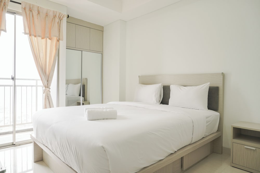 Fully Furnished Studio Apartment with Cozy Design Springwood Residence