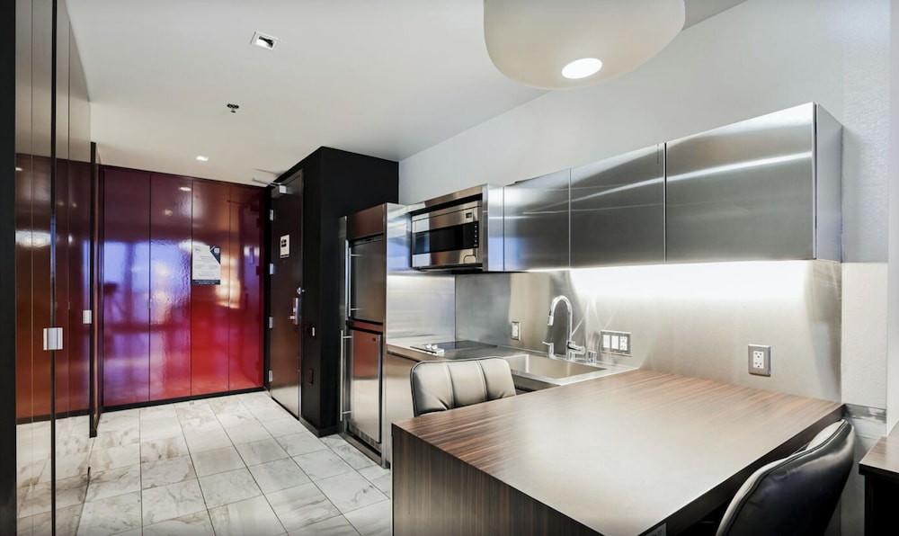 Ava's Suite 37th FLR PALMS PLACE