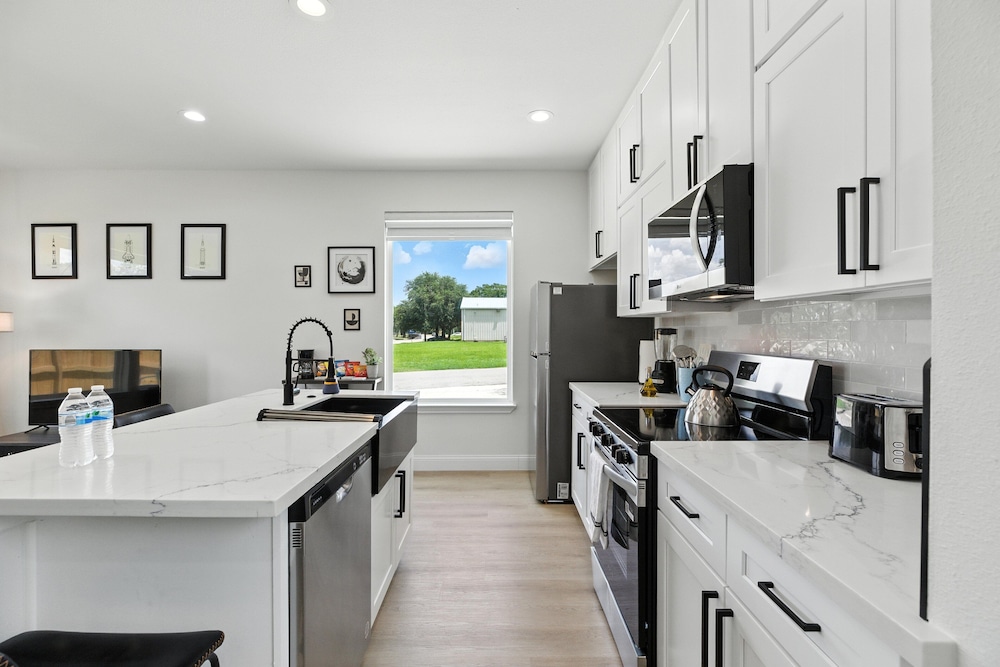 Houston Cozy Retreat 3br 3ba Downtown Views 3 Bedroom Duplex