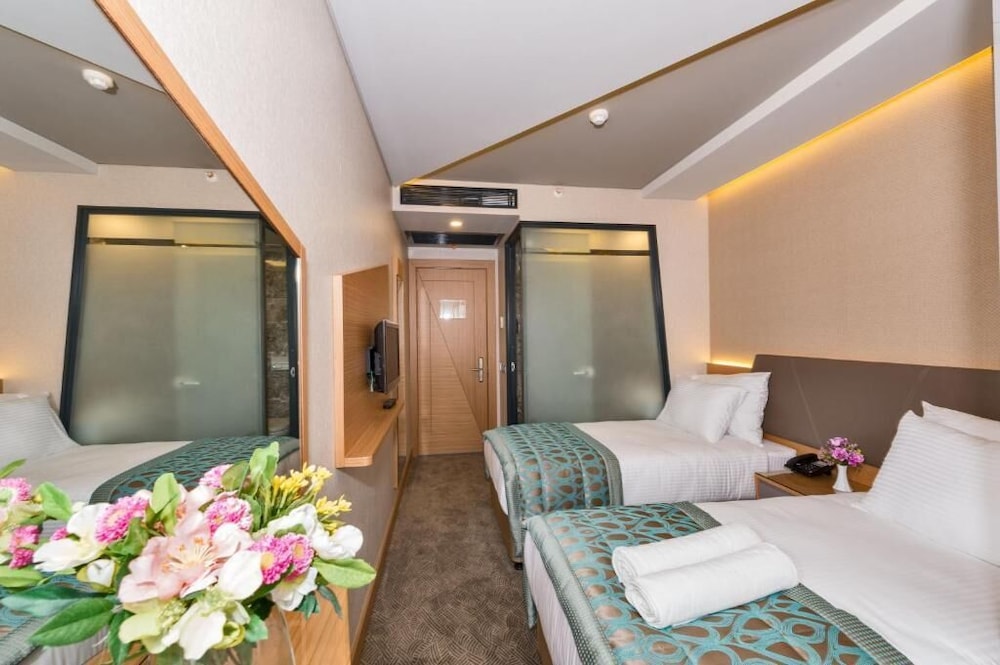 Genova Hotel - Image 32