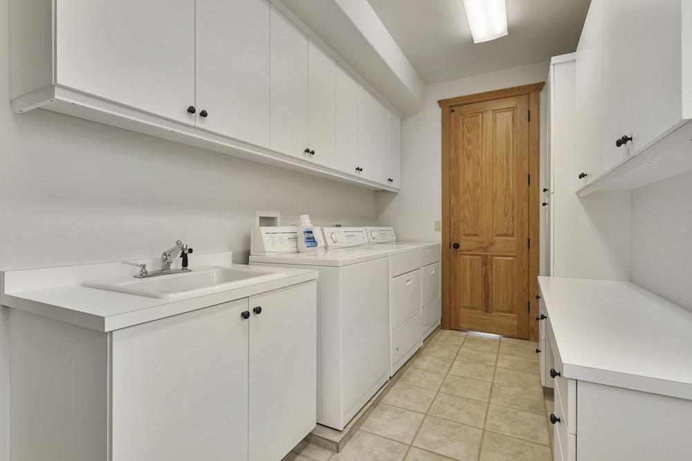 Thistle Drive Home at Deer Valley Resort - 4 Bedroom Home #3020 4 Condo