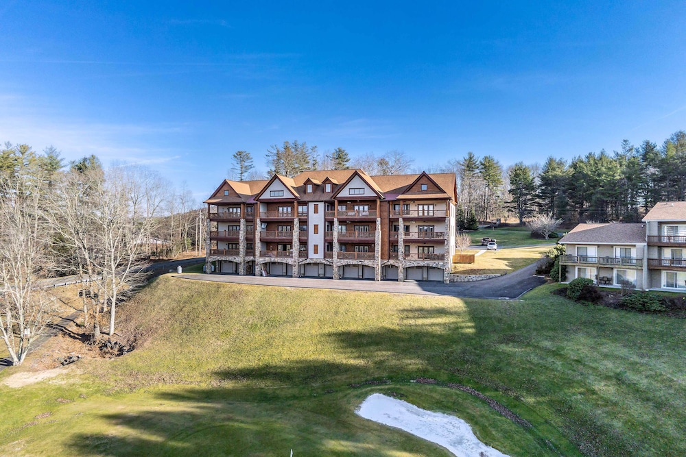 Laurel Fork Condo on Olde Mill Golf Course! view 5