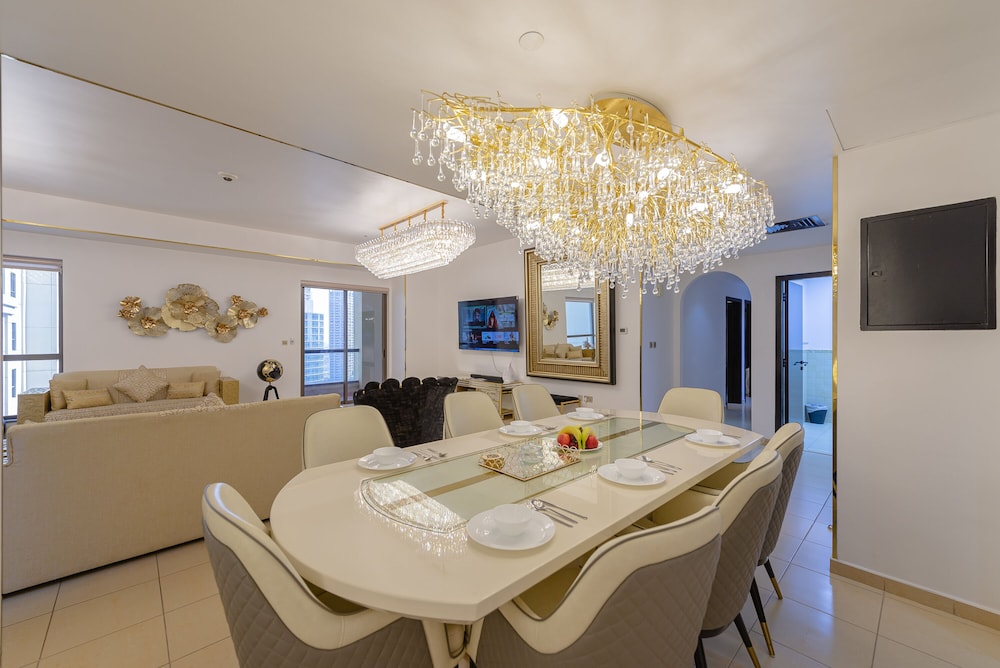 Marco Polo - Deluxe Waterfront Roomy Apt, Perfect for Groups