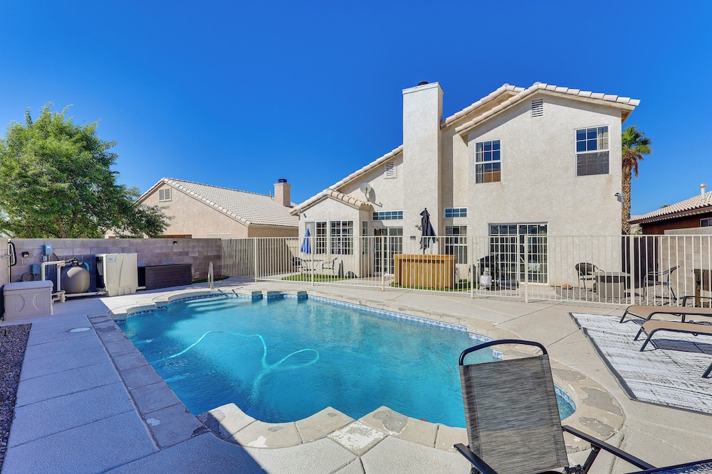 Pool, Games & Patio Bar! Epic Bullhead City Oasis