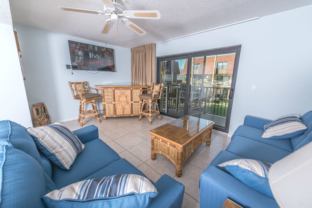 Cocoa Beach Club by Happy Palm Stays