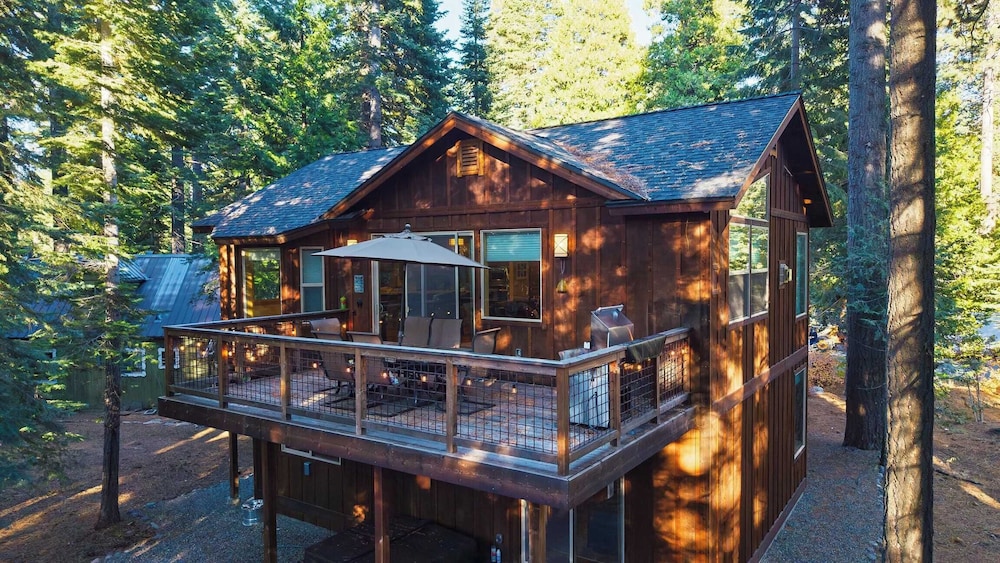Cozy Tahoe Retreat w/ Hot Tub, Movie Room & Forest Views Tahoma Getaway by Avantstay