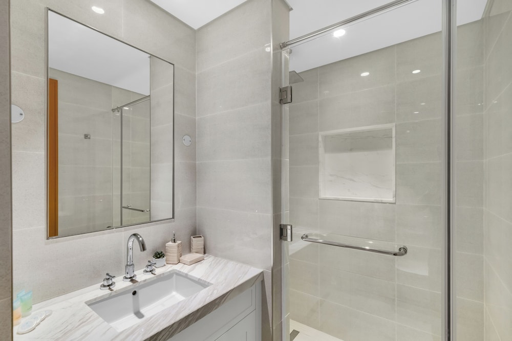 Roomszy Residences - Opera Grand