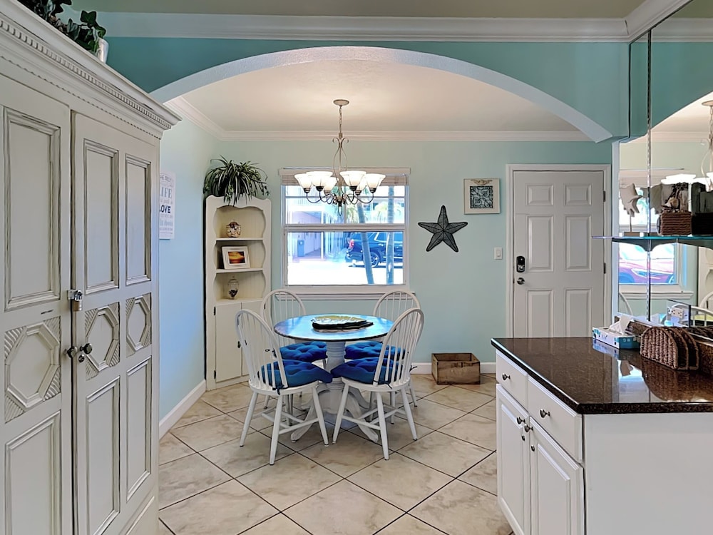 Barefoot Beach Resort F-105