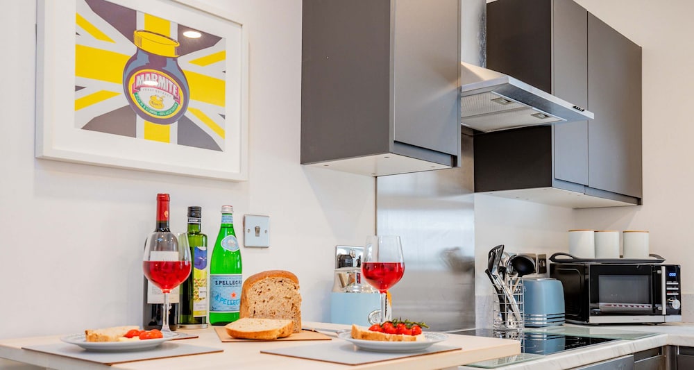 Host Stay Croydon Road Abode