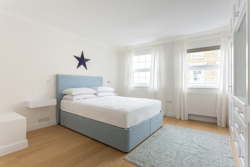Edge Street IV by Onefinestay