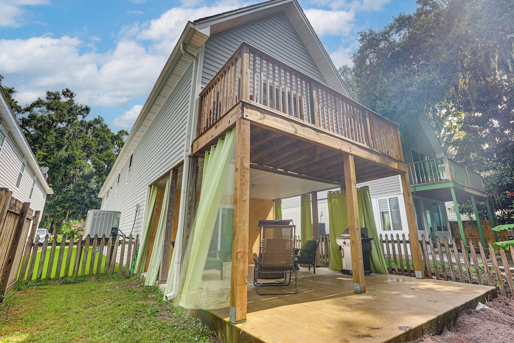 4 Mi to Beaches: St Simons Island Escape w/ Patio!