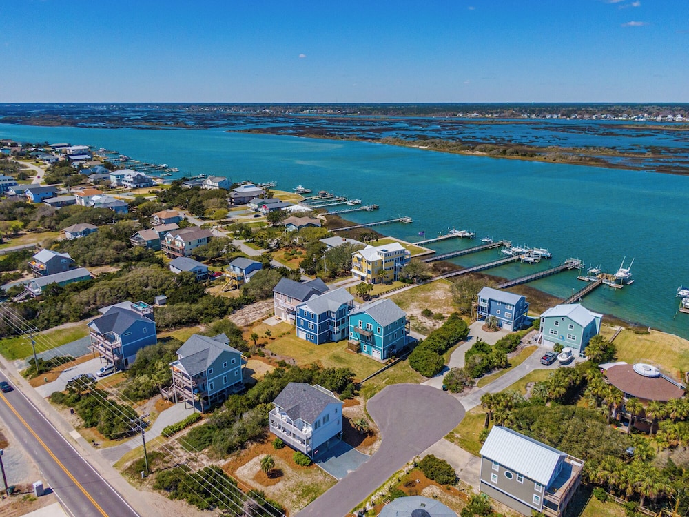 The Channel Marker by Topsail Realty