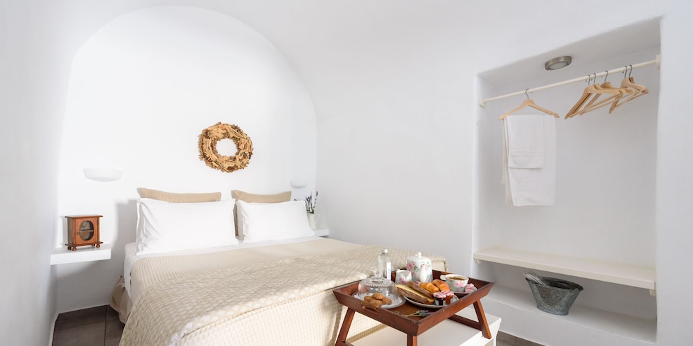 Arvanitis Cave Village photo 3