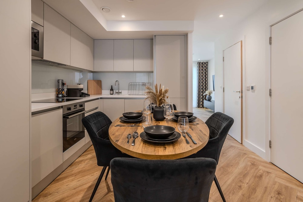 The Hidden Suite - 4BR Townhome Roof Top