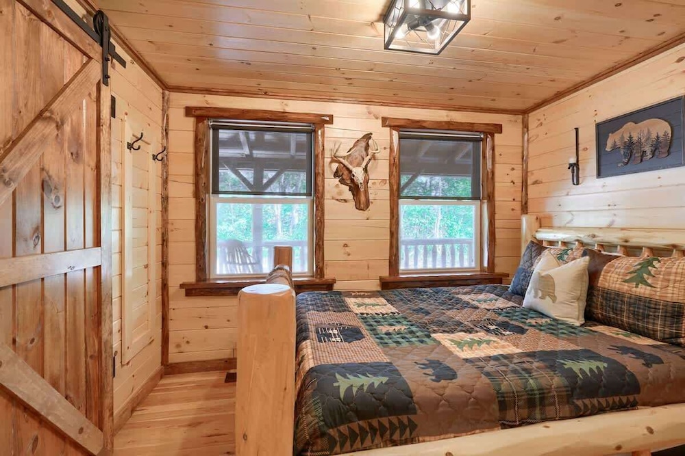 Seven Pines Cabin - Secluded in Hocking Hills