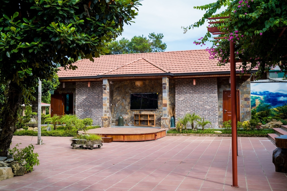 Kovie Hoa Lac Xanh Resort