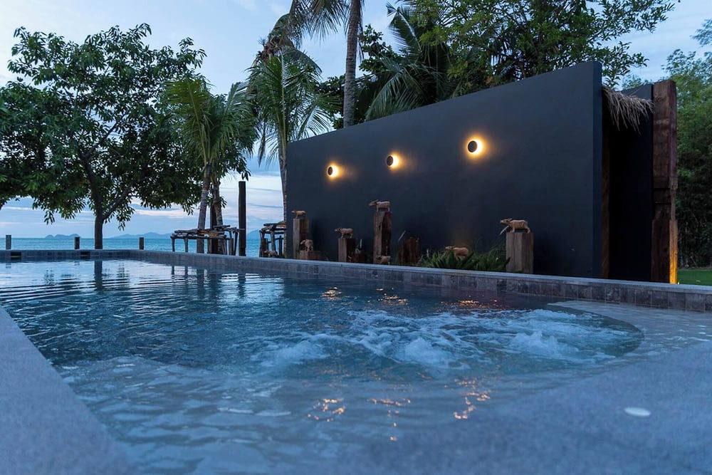 Kalamari Luxury Beach Front Villa