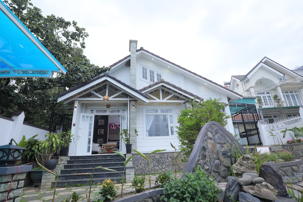 7 bedroom villa Flamingo Danang