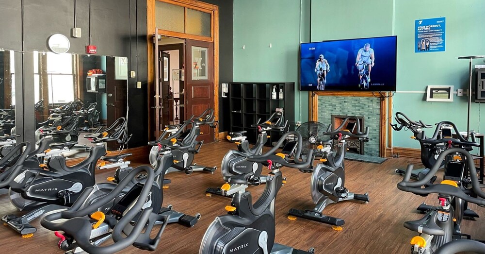 Indianapolis Vacations - Cozysuites on Mass With Garage Parking 11 - Property Image 3