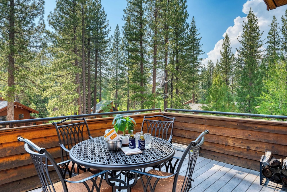 Northstar Haven Cozy-chic Retreat Near Lake Tahoe & Downtown Truckee